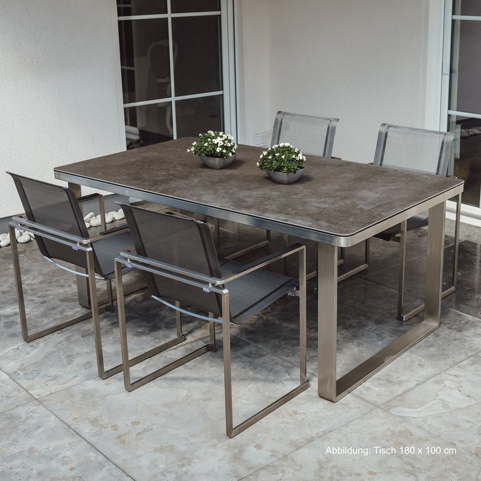Gartenmöbel Set: 4 Stühle und 1 Tisch aus Edelstahl und Glaskeramik Tischplatte