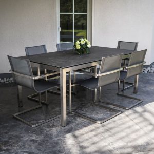 Outdoor-Tisch aus Edelstahl mit Glaskeramik Tischplatte, eckiges Design